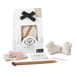 Lily_Bow_Headband_Booties_Knit_Kit_-_cutout_2_copy_lowres_2000x