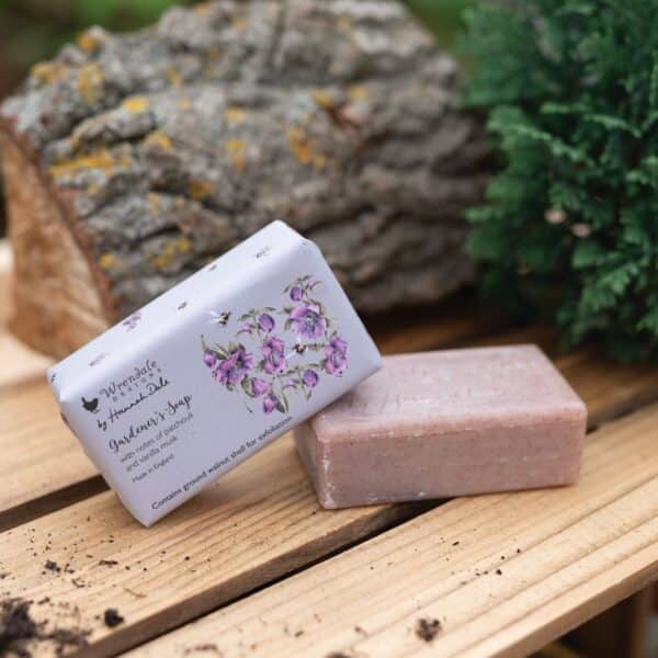 Wrendale Gardeners såpe Patchouli Vanilla Musk - Bilde 2