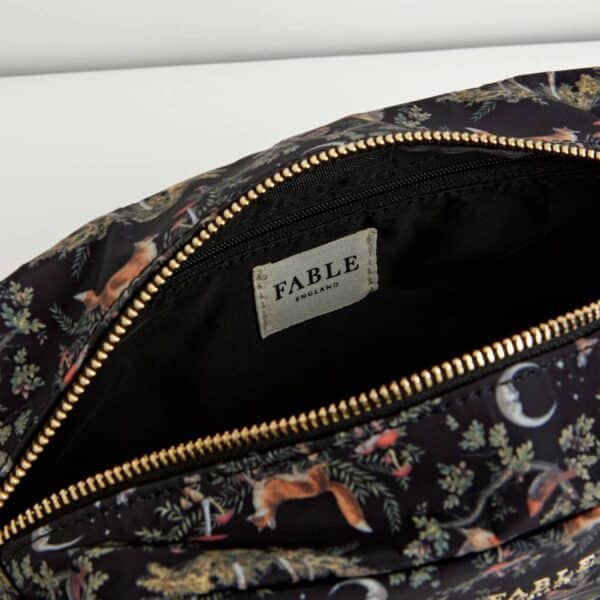 A Night's Tale Travel Pouch - Bilde 3